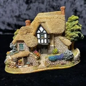 Lilliput Lane | Art | Rare Lilliput Lane The Nineteenth Hole